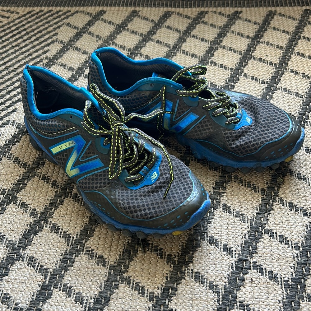 New Balance mens size 10 running shoes